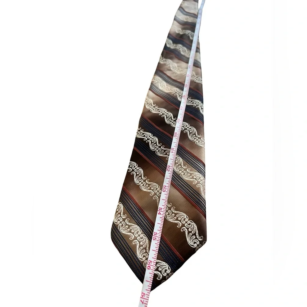 Vintage Men’s Contemporary JCPenney Brown Stripe Pattern Tie